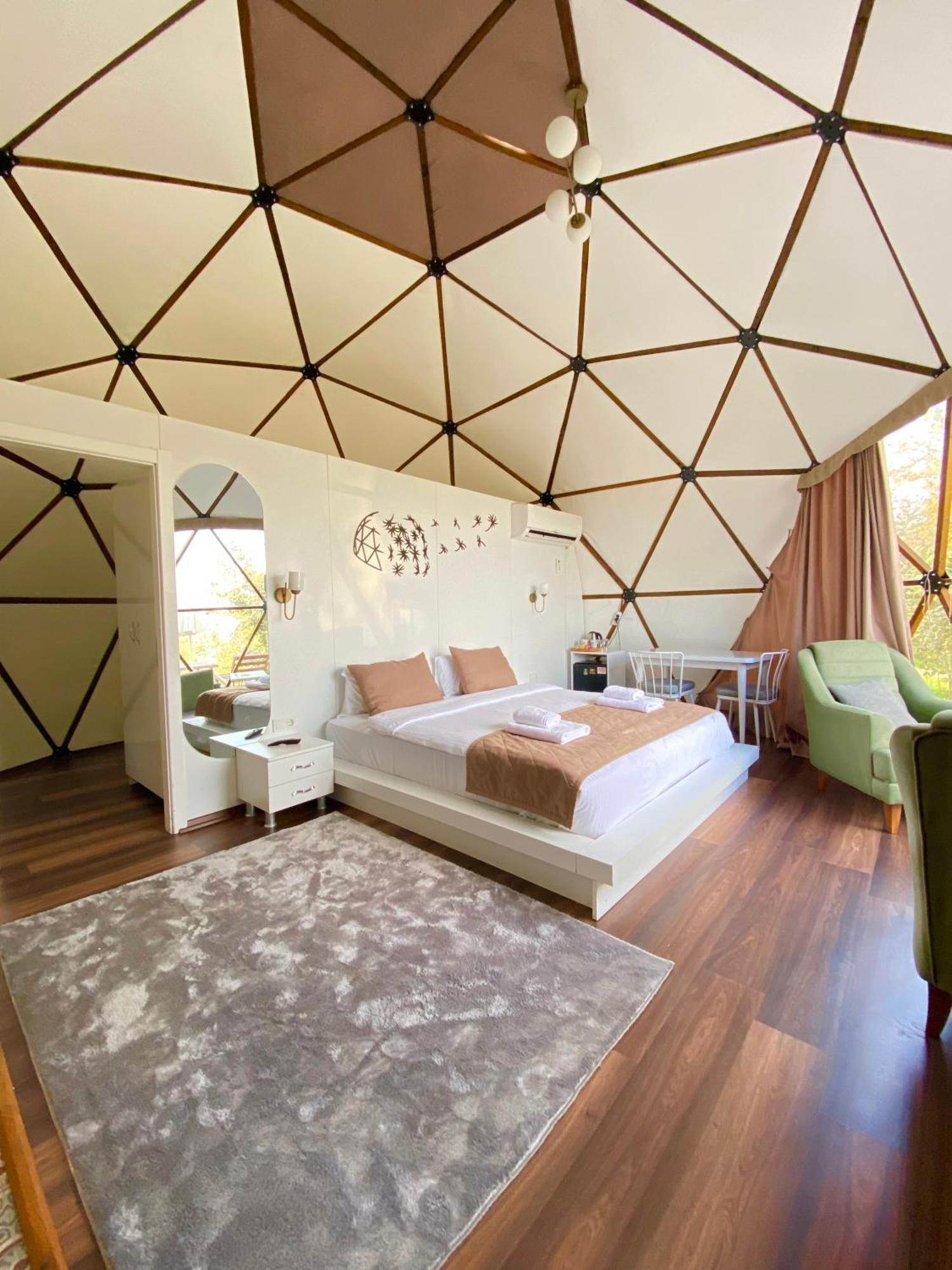 Phalesia Glamping Otel 萨潘贾 外观 照片